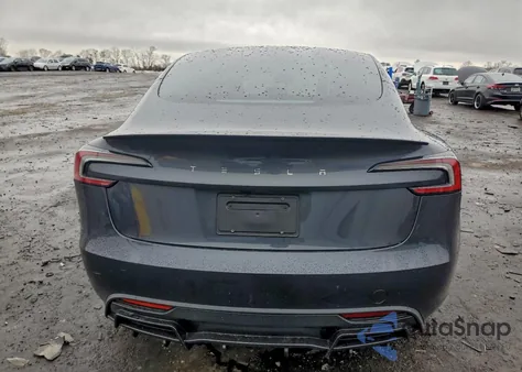 2025 Tesla Model 3 z USA, uszkodzony, nr VIN 5YJ3E1EA8SF043754